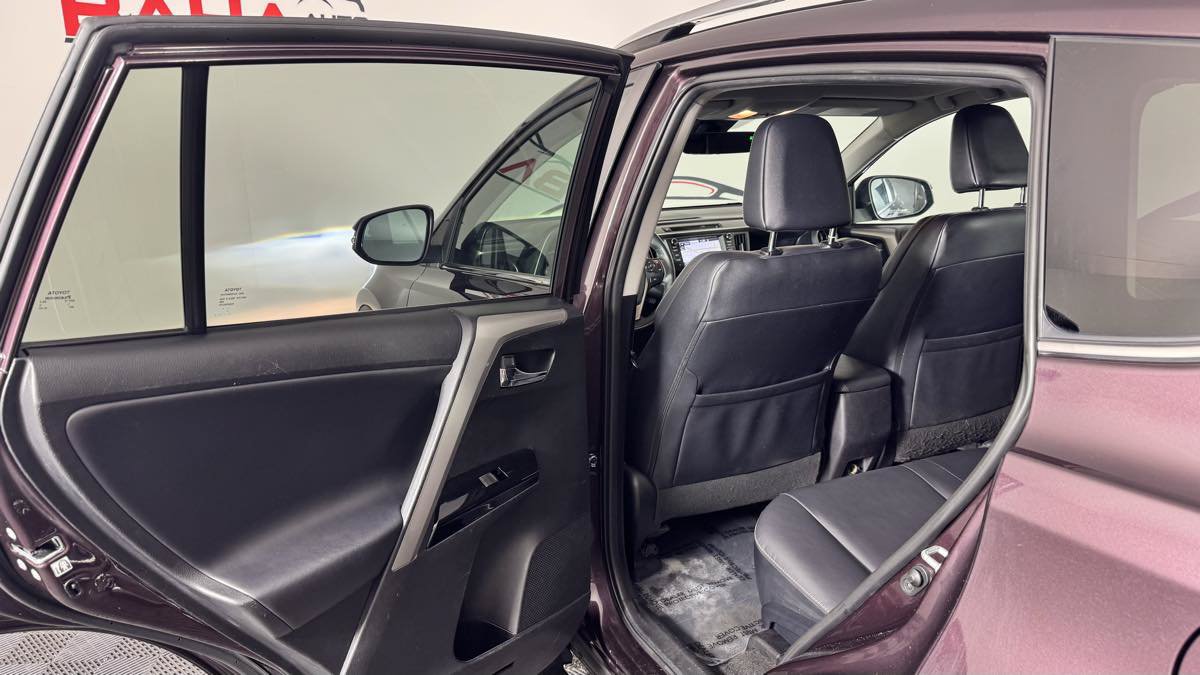Used 2016 Toyota RAV4 Limited AWD/4WD image 32
