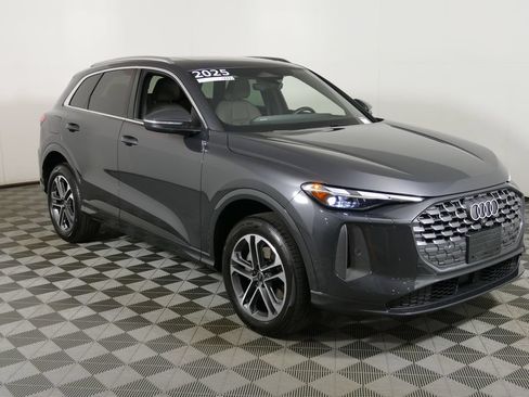 Certified 2025 Audi Q5 Premium w/ Convenience Package AWD/4WD image 1