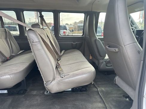 Used 2019 Chevrolet Express 3500 LT w/ LT Preferred Equipment Group image 7