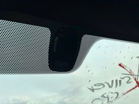 Used 2017 Toyota Tacoma TRD Sport AWD/4WD image 26