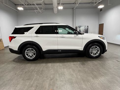 New 2026 Ford Explorer Active w/ Active Comfort Package RWD image 3