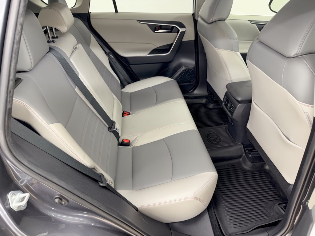 Used 2019 Toyota RAV4 XLE Premium FWD image 29