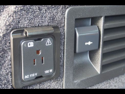 Used 2018 Land Rover Range Rover Autobiography image 21