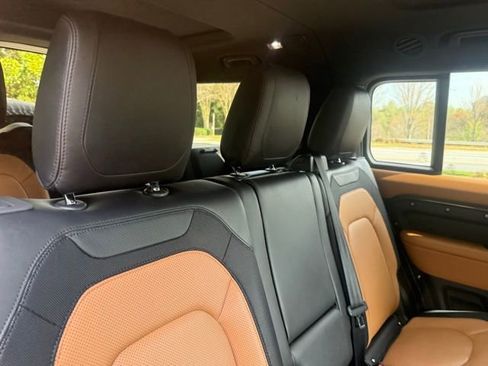 Used 2024 Land Rover Defender 130 X-Dynamic SE image 26