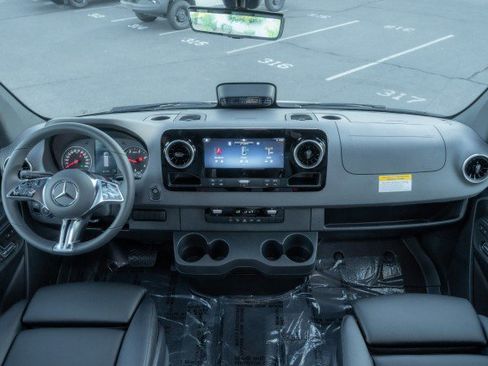 New 2025 Mercedes-Benz Sprinter 2500 image 18