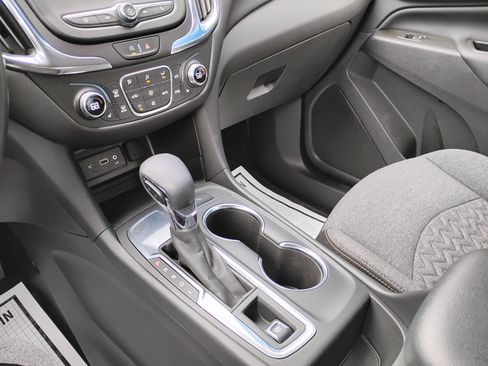 Used 2024 Chevrolet Equinox LT FWD image 13