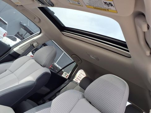 Used 2023 Subaru Outback Premium image 8