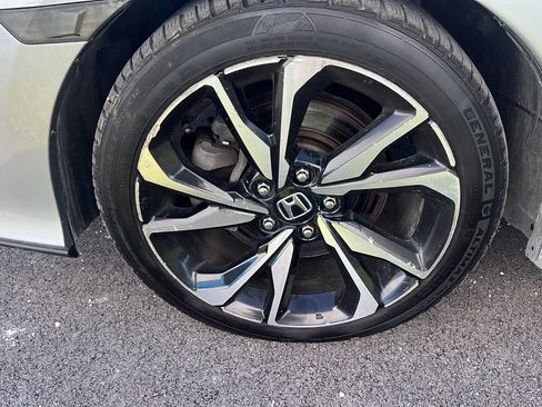 Used 2018 Honda Civic Si image 32