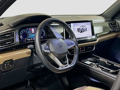 Used 2025 Volkswagen Atlas Cross Sport SE FWD image 7