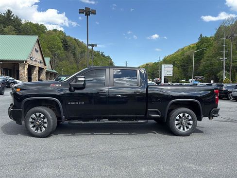 Used 2024 Chevrolet Silverado 2500 Custom w/ Custom Value Package AWD/4WD image 39
