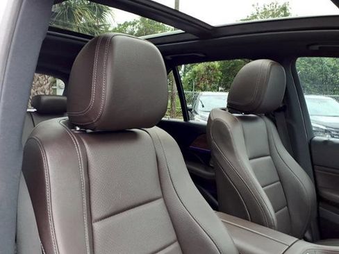 Used 2021 Mercedes-Benz GLE 350 4MATIC image 12