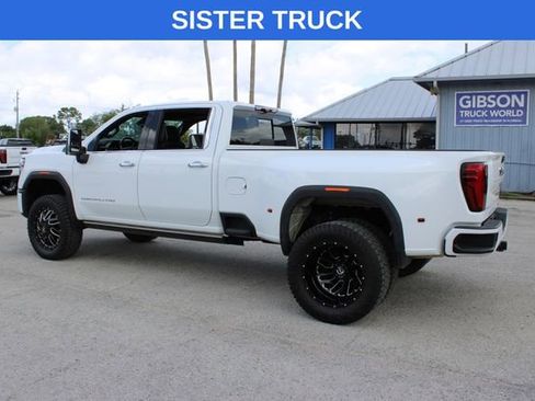 Used 2024 GMC Sierra 3500 Denali Ultimate AWD/4WD image 9
