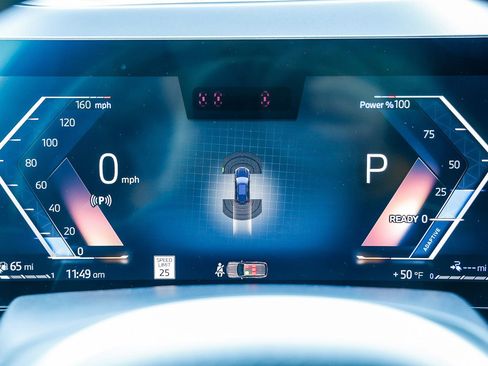 Used 2025 BMW X5 xDrive50e w/ Executive Package image 23