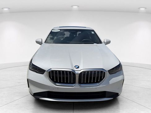 Certified 2025 BMW 530i RWD image 2
