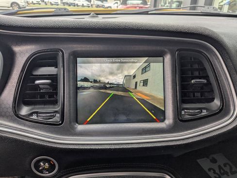 Used 2017 Dodge Challenger R/T Scat Pack w/ Leather Interior Group image 21