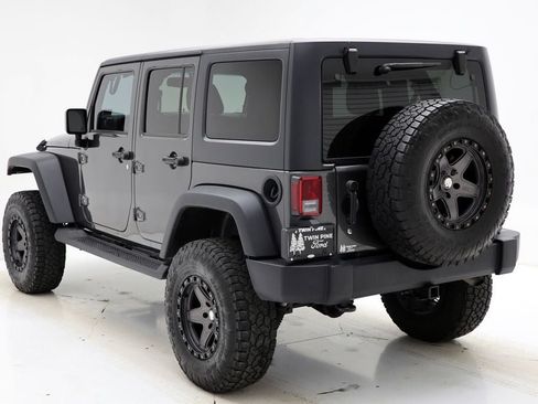 Used 2017 Jeep Wrangler Unlimited Rubicon w/ Dual Top Group AWD/4WD image 7