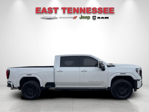 Used 2025 GMC Sierra 2500 Denali Ultimate image 2