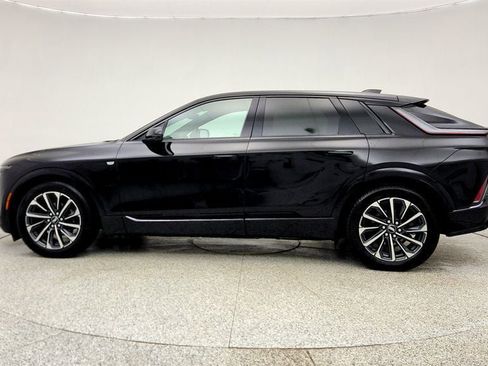 Used 2025 Cadillac Lyriq Sport image 8