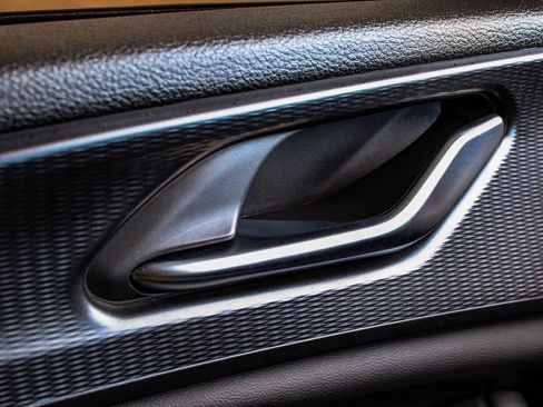 Used 2024 Jeep Grand Cherokee Altitude image 9