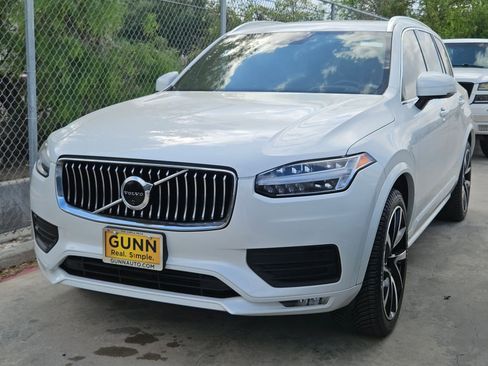 Used 2022 Volvo XC90 T6 Momentum w/ Advanced Package image 6