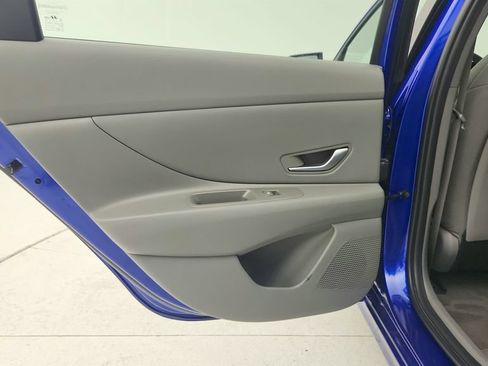 Used 2025 Hyundai Elantra SEL FWD image 27