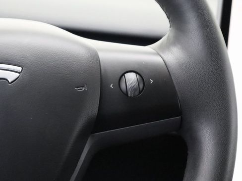 Used 2022 Tesla Model Y Performance AWD/4WD image 23