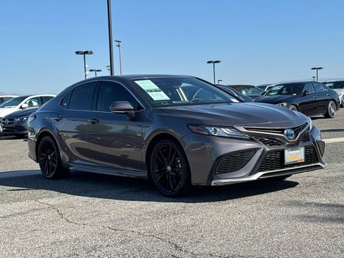 Used 2024 Toyota Camry XSE w/ Cold Weather Package FWD image 5