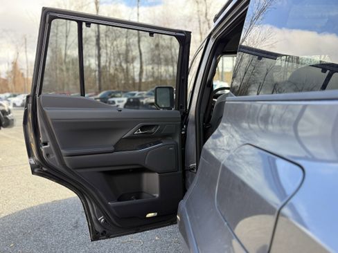 Used 2025 Lexus GX 550 image 33