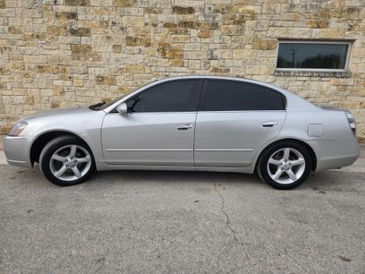 Used 2005 Nissan Altima 3.5 SE w/ (V01) Leather Pkg