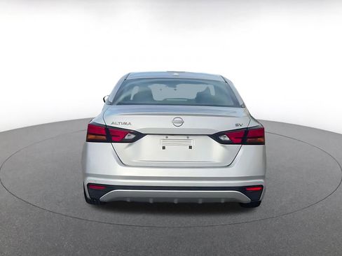 Used 2024 Nissan Altima 2.5 SV image 12