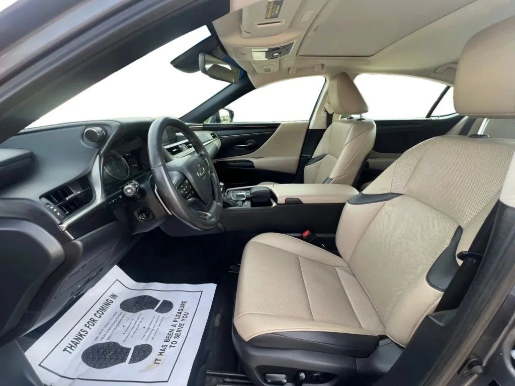 Used 2019 Lexus ES 350 w/ Premium Package FWD image 10