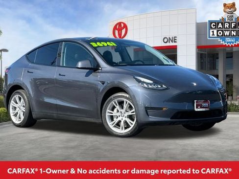 Used 2023 Tesla Model Y AWD image 2