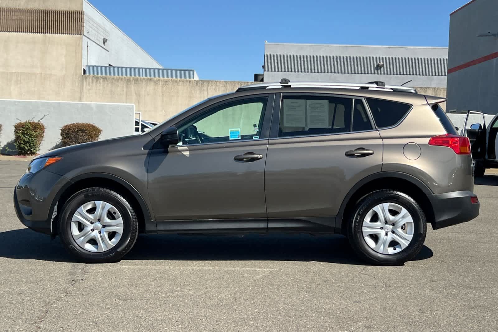 Used 2013 Toyota RAV4 LE AWD/4WD image 9