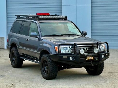 Used 2004 Toyota Land Cruiser image 4