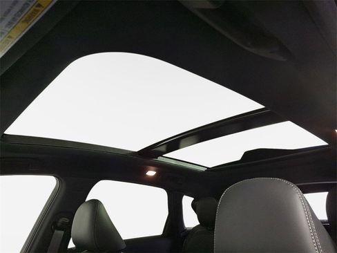 New 2025 INFINITI QX50 Sport image 11