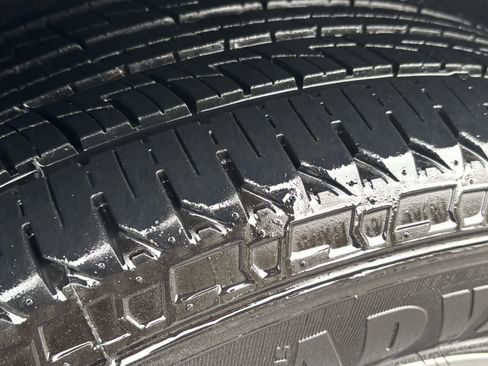 Used 2023 Chevrolet Traverse LT image 12