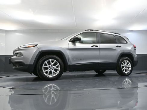 Used 2017 Jeep Cherokee Sport w/ Cold Weather Group image 49