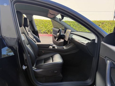 Used 2022 Tesla Model Y Performance AWD/4WD image 12