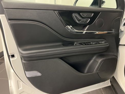 Used 2026 Lincoln Corsair Premiere image 29