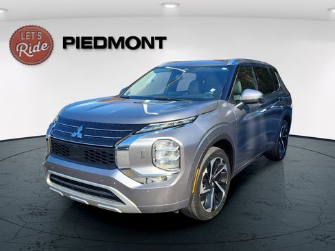 Used 2022 Mitsubishi Outlander SEL image 1