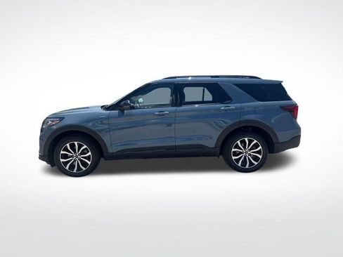Used 2025 Ford Explorer ST-Line AWD/4WD image 2