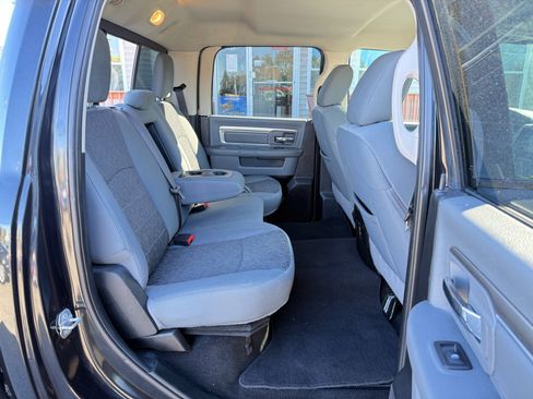 Used 2018 RAM 1500 Classic SLT w/ Luxury Group image 41