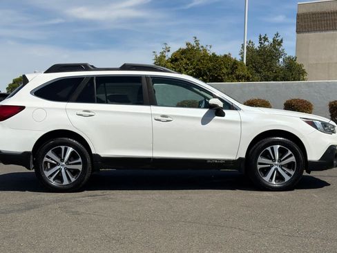 Used 2019 Subaru Outback 2.5i Limited w/ Popular Package #2 AWD/4WD image 6