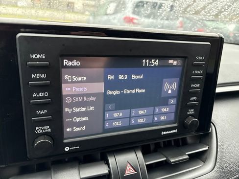 Used 2020 Toyota RAV4 LE image 13