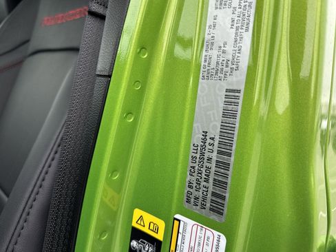 New 2025 Jeep Wrangler Unlimited Rubicon w/ Steel Bumper Group image 17