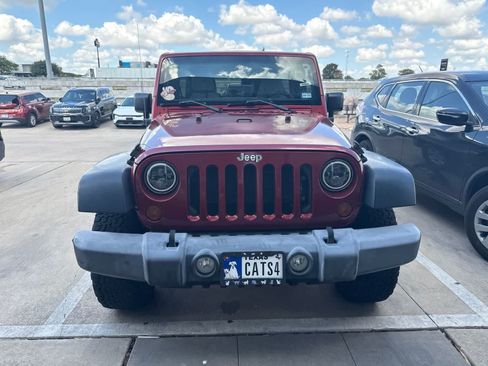 Used 2013 Jeep Wrangler Unlimited Sport AWD/4WD image 2