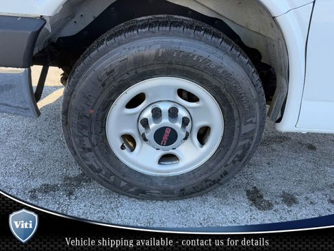 Used 2016 GMC Savana 2500 Work Van w/ Chrome Appearance Package image 12