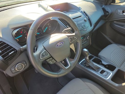 Used 2018 Ford Escape SE w/ SE Sport Appearance Package image 22