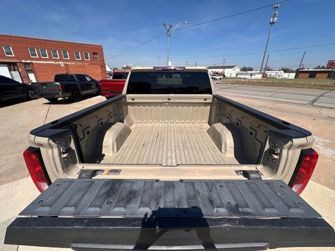 Used 2022 GMC Sierra 1500 Elevation w/ LPO, Elevation Black Package image 10