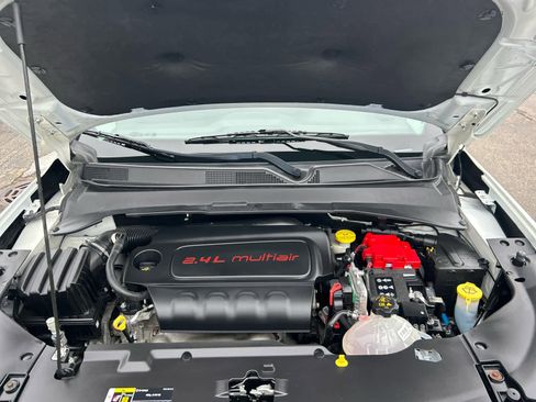 Used 2021 Jeep Compass Latitude image 27